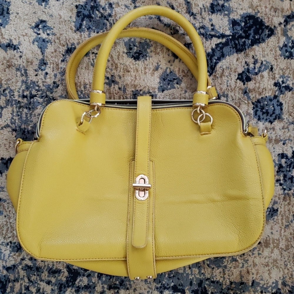 Mustars purse